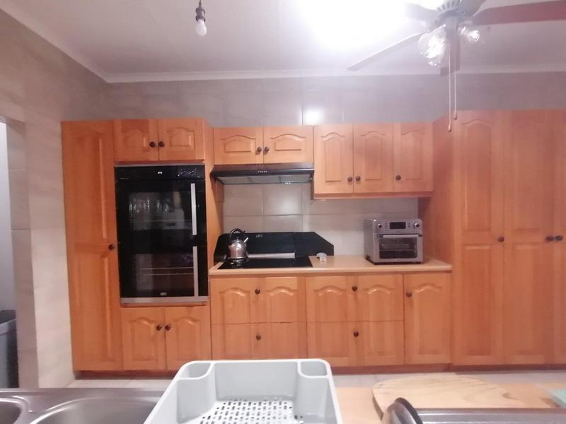 5 Bedroom Property for Sale in Fraaiuitsig Western Cape